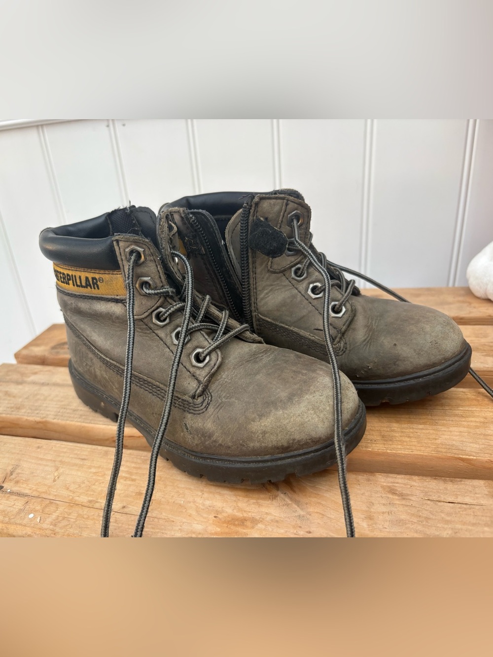 Caterpillar Olive Brown Leather Lace-Up Work Boots with Yellow Logo